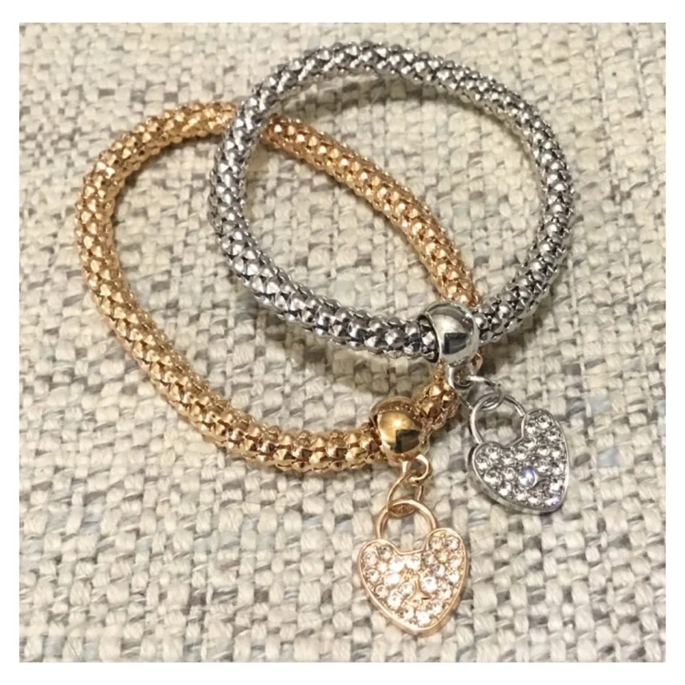 New! 2pc Gold Silver Rhinestone Heart Pendants Stretch Bracelet Set